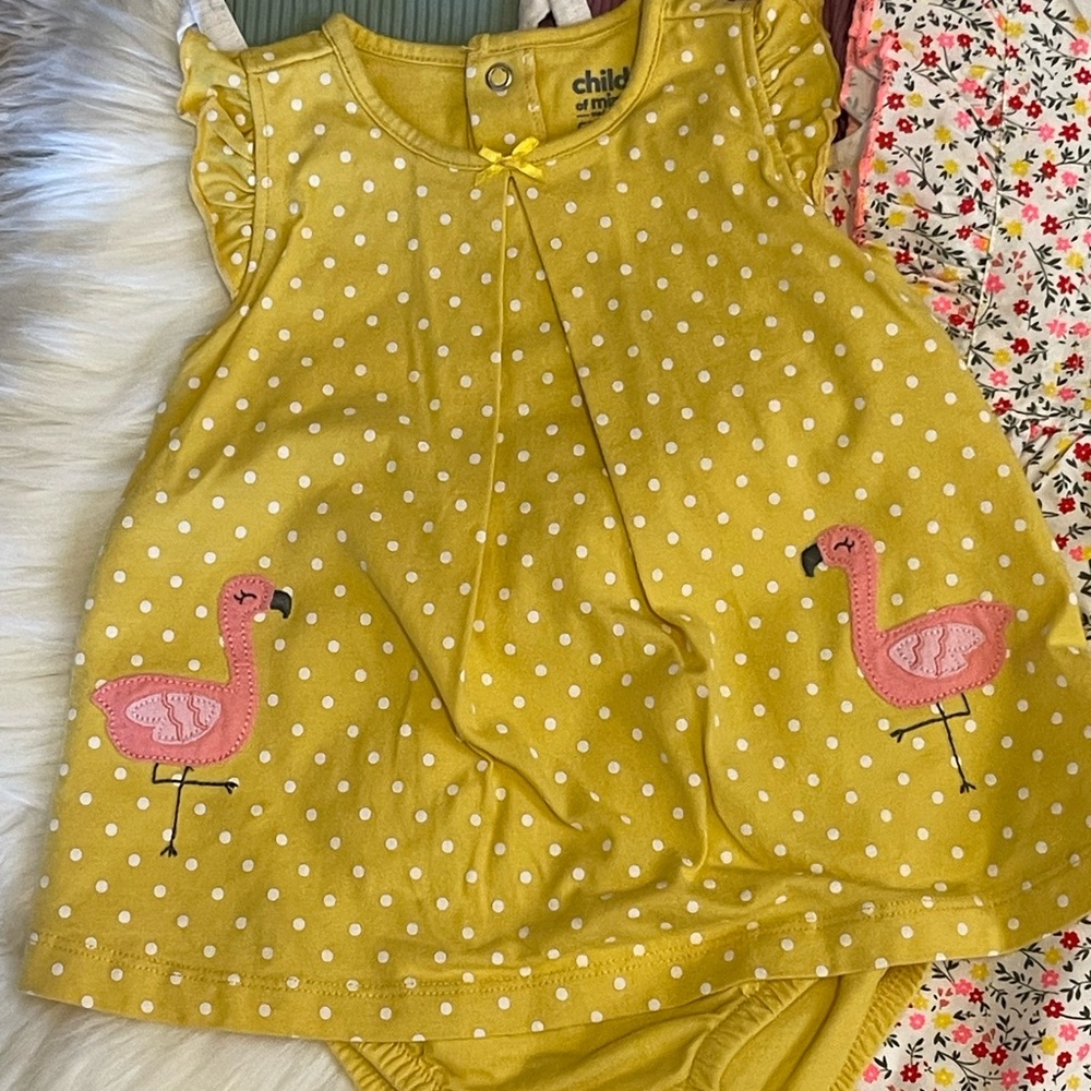 #1 BABY OUTFIT MIXED BRAND SPRING/SUMMER BUNDLE SIZE 12/18M - Picture 2 of 5
